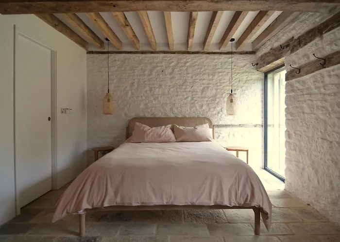 High Cogges Farm Holiday Cottages - The Granary