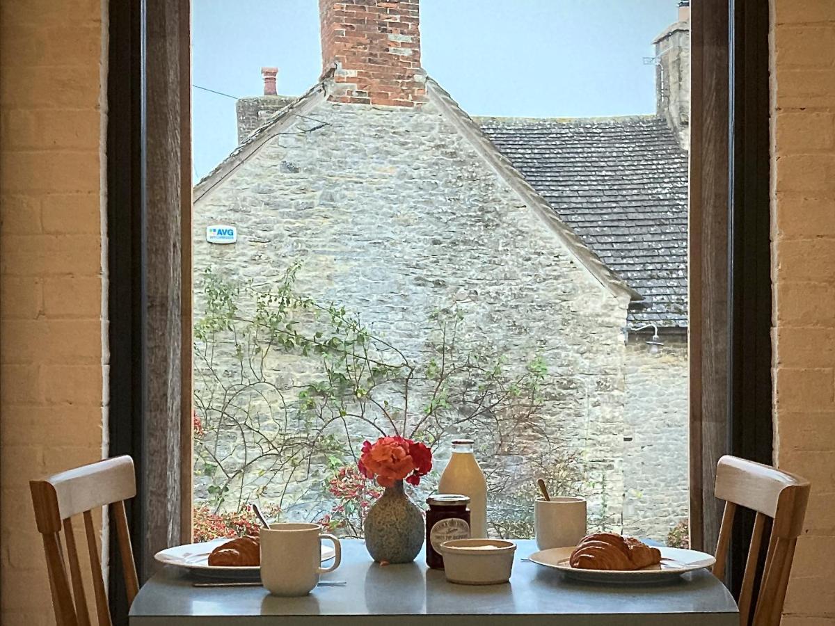 Holiday home High Cogges Farm - The Granary *