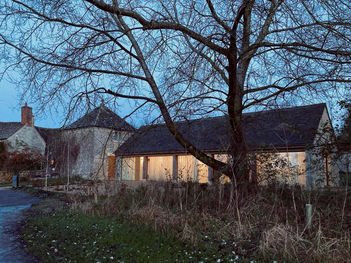 High Cogges Farm - The Granary Holiday home Witney